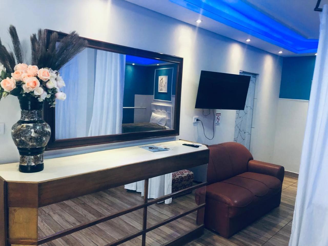 Aparthotel Flat Do Bispo Uberlândia Esterno foto